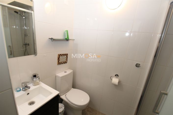 Image No.14-3 Bed Property for sale