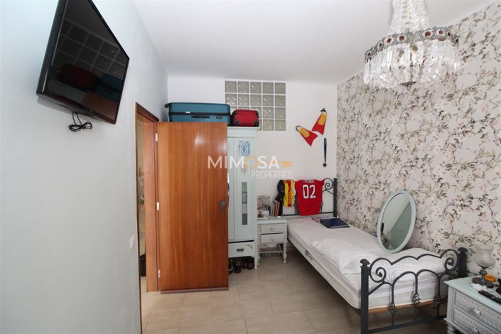 Image No.20-3 Bed Property for sale