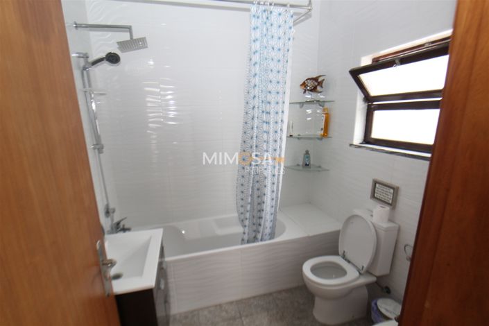 Image No.6-3 Bed Property for sale