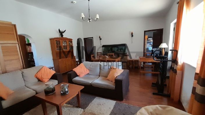 Image No.10-2 Bed Property for sale