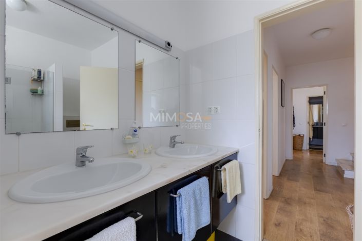 Image No.16-3 Bed House for sale