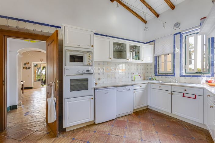 Image No.11-5 Bed House for sale