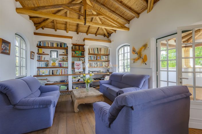 Image No.12-5 Bed House for sale