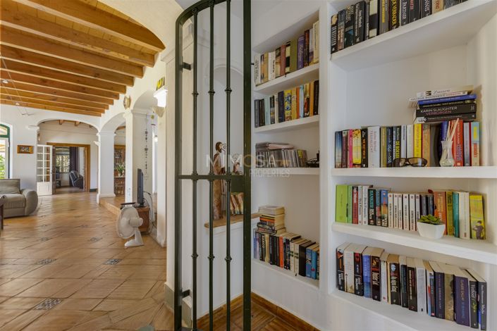 Image No.24-5 Bed House for sale