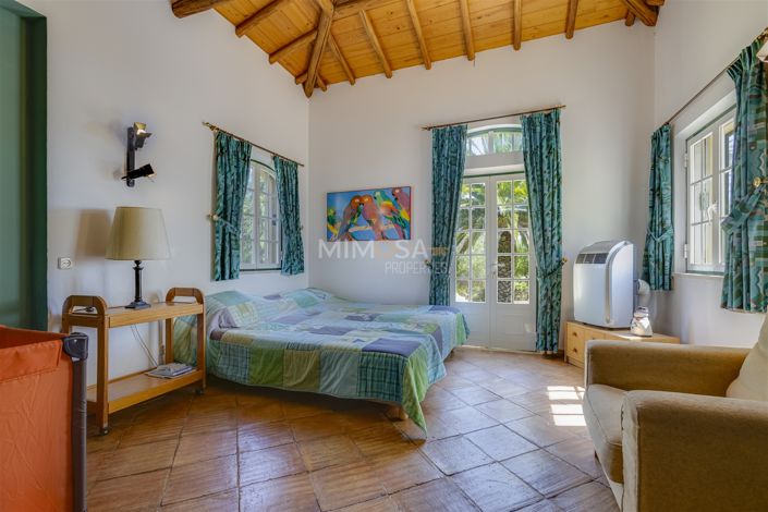 Image No.25-5 Bed House for sale