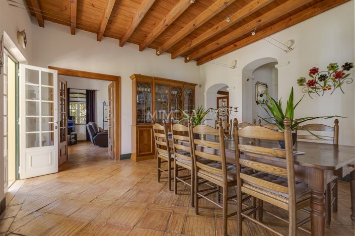 Image No.6-5 Bed House for sale