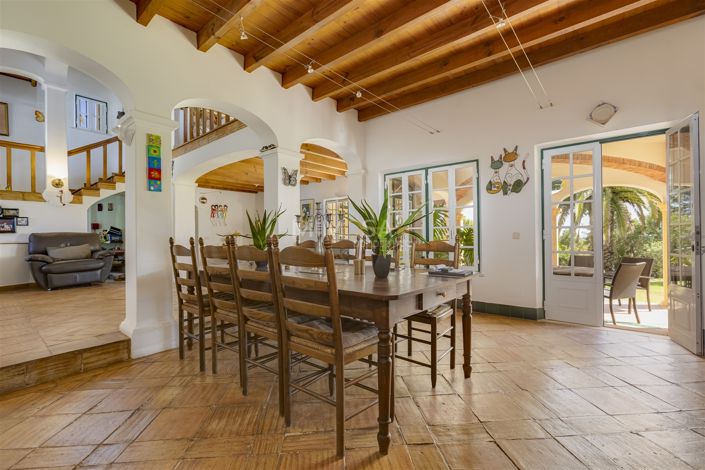 Image No.7-5 Bed House for sale