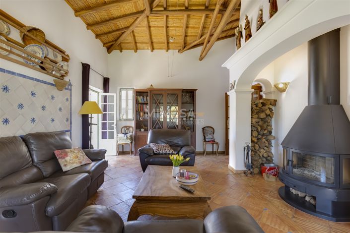 Image No.9-5 Bed House for sale