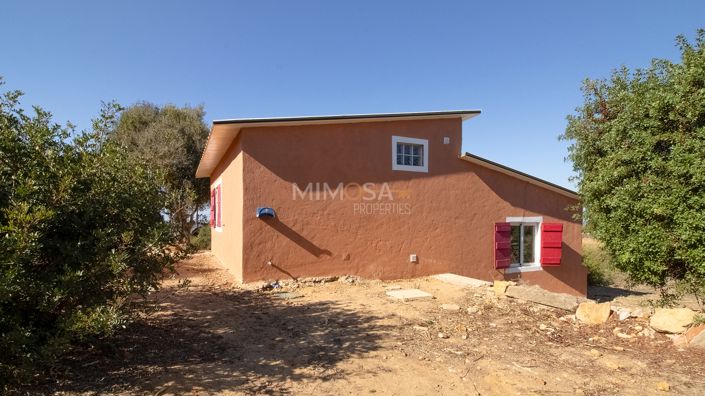 Image No.12-6 Bed Property for sale