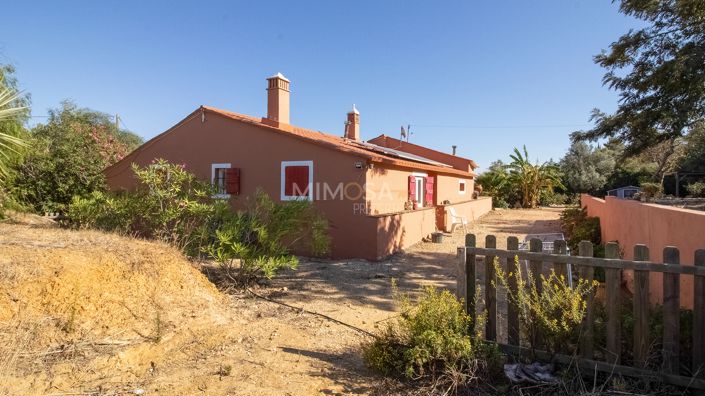 Image No.14-6 Bed Property for sale