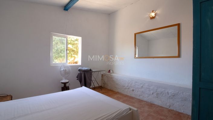 Image No.9-6 Bed Property for sale