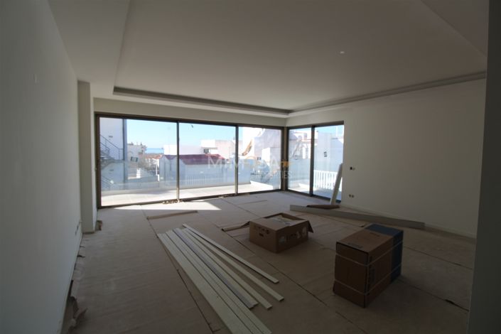 Image No.25-2 Bed Flat for sale