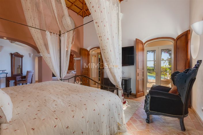 Image No.16-4 Bed House for sale