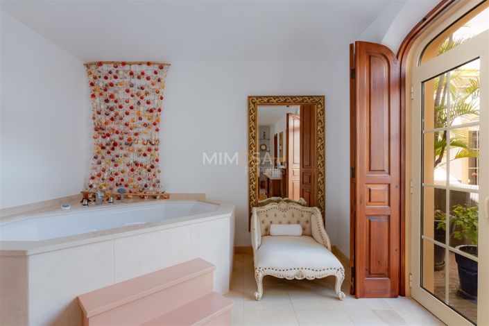 Image No.19-4 Bed House for sale