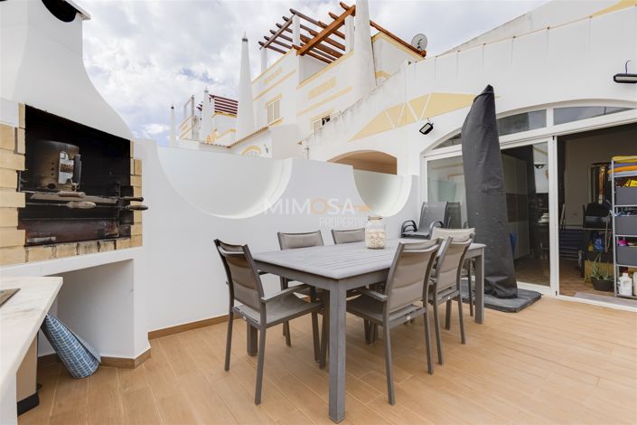 Image No.14-3 Bed Property for sale