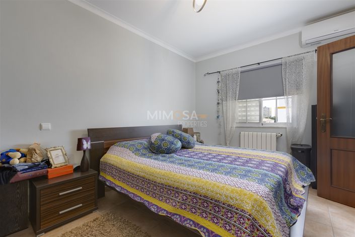 Image No.15-3 Bed Property for sale