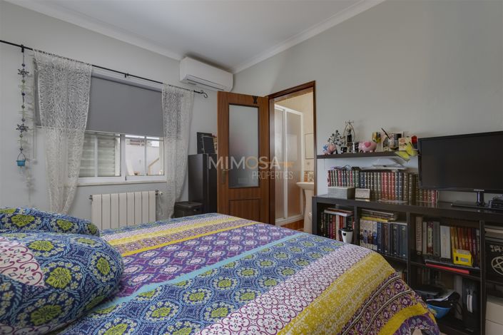 Image No.16-3 Bed Property for sale