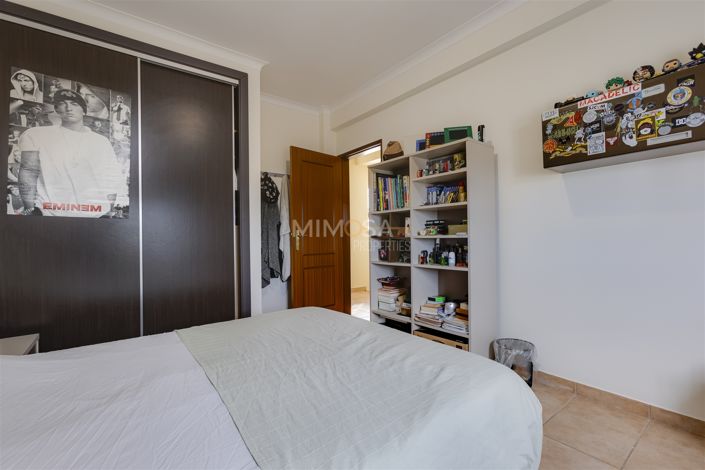 Image No.19-3 Bed Property for sale