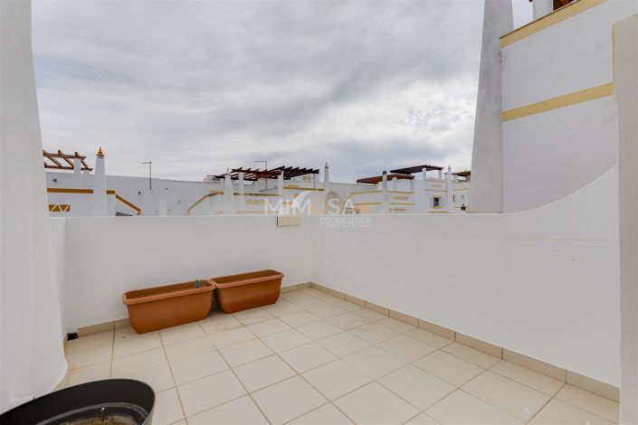 Image No.23-3 Bed Property for sale