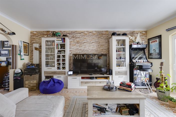 Image No.6-3 Bed Property for sale