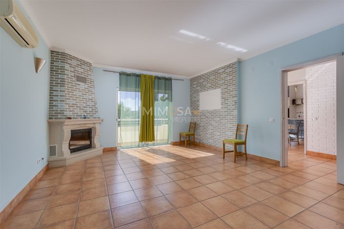 Image No.14-3 Bed Flat for sale