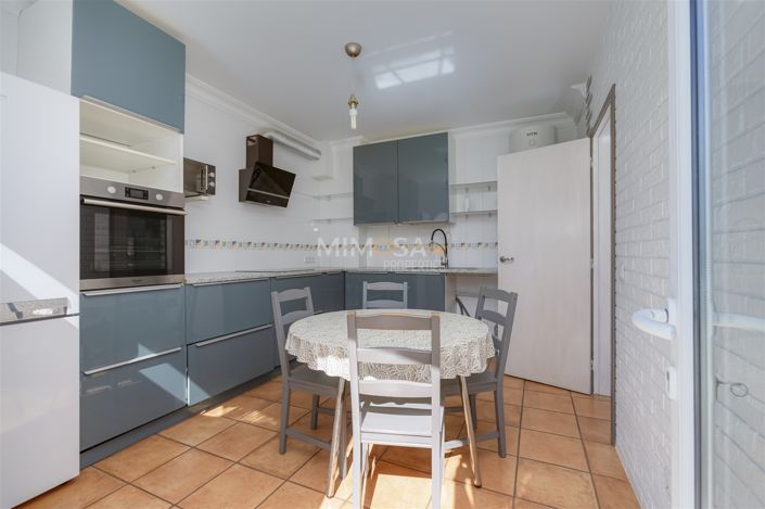 Image No.10-3 Bed Flat for sale