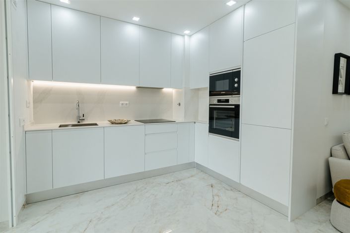 Image No.1-4 Bed Flat for sale