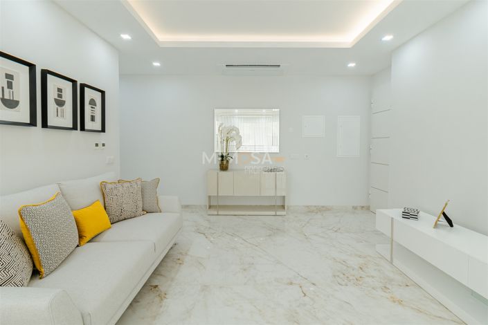 Image No.21-4 Bed Flat for sale