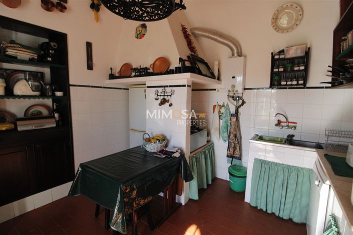 Image No.16-4 Bed Farmhouse for sale