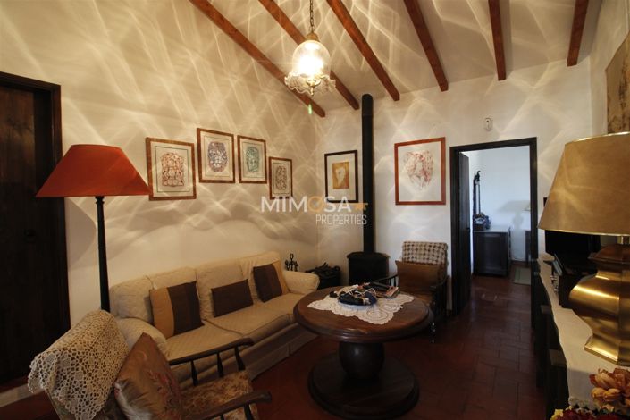 Image No.7-4 Bed Farmhouse for sale