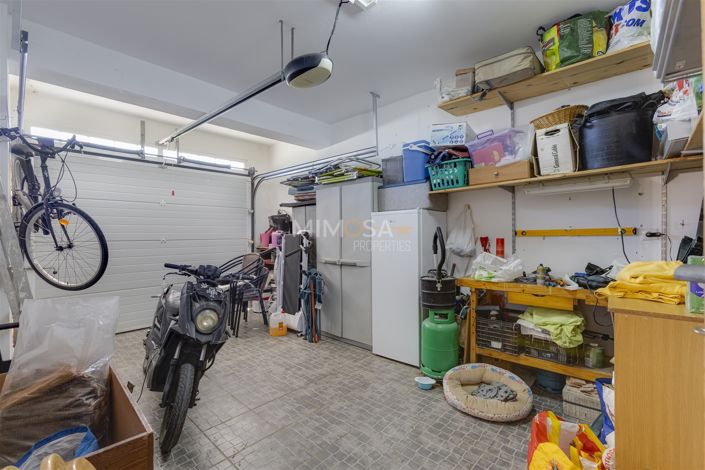 Image No.10-3 Bed House for sale