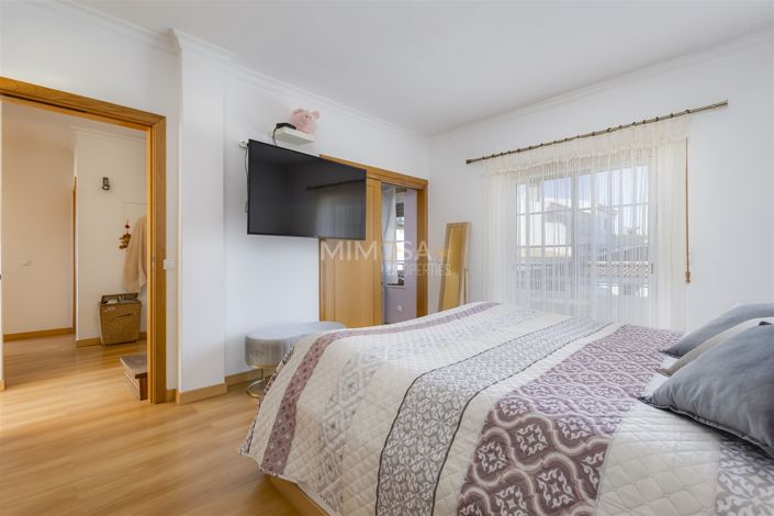 Image No.12-3 Bed House for sale