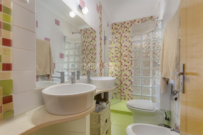 Image No.18-3 Bed House for sale