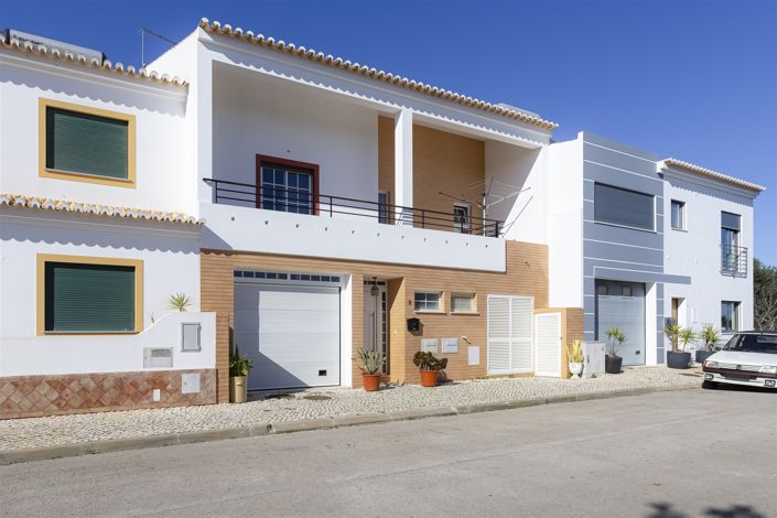 Image No.3-3 Bed House for sale