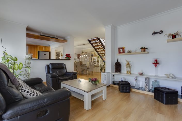 Image No.8-3 Bed House for sale