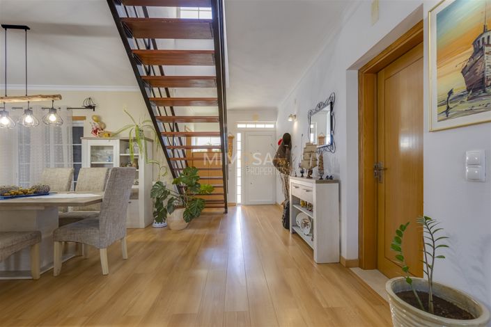 Image No.9-3 Bed House for sale