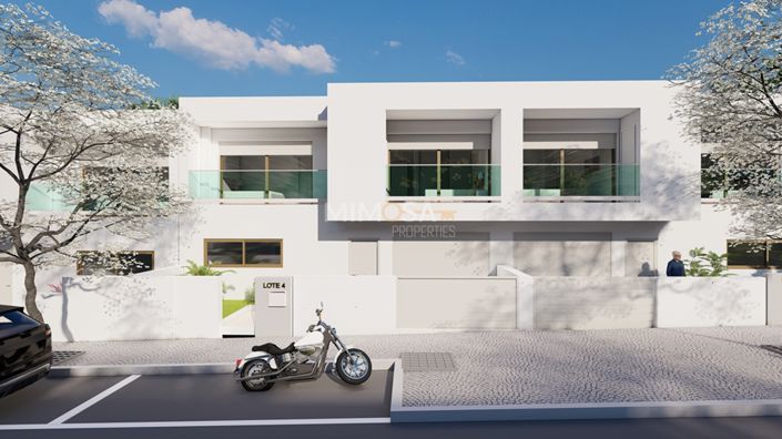 Image No.3-3 Bed Property for sale