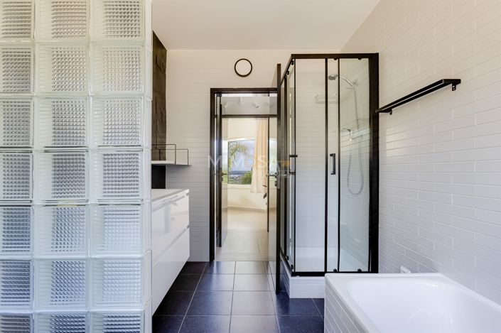 Image No.15-2 Bed House for sale