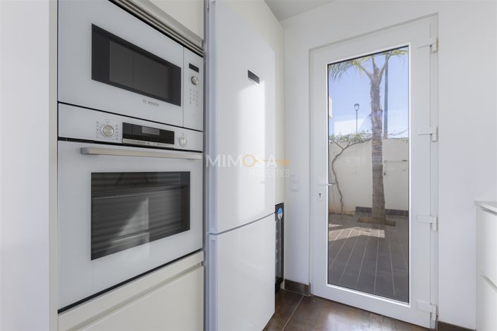 Image No.12-4 Bed Property for sale