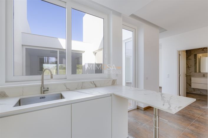 Image No.13-4 Bed Property for sale