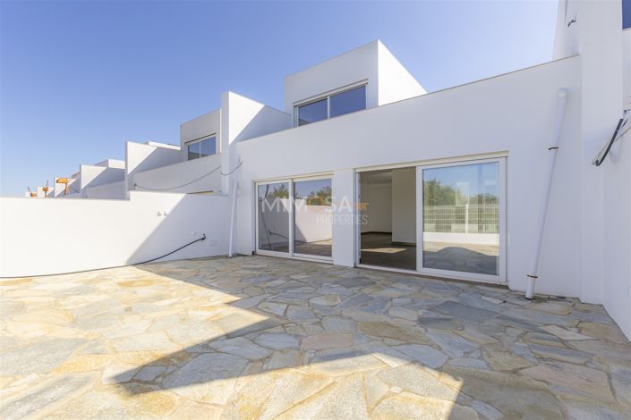 Image No.19-4 Bed Property for sale