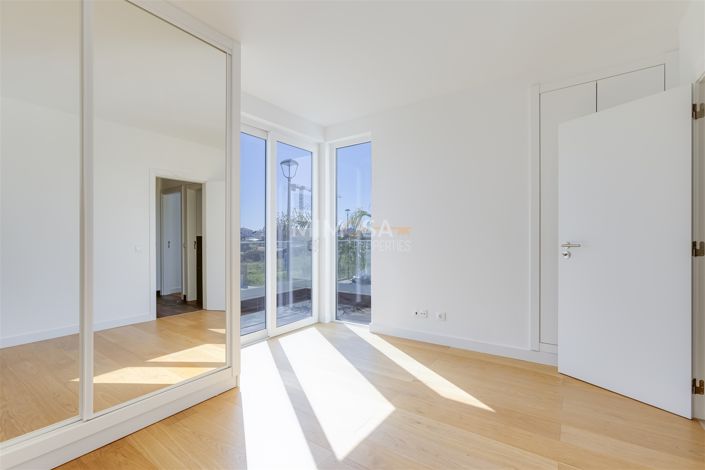 Image No.22-4 Bed Property for sale