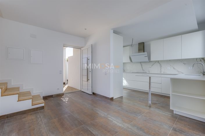 Image No.7-4 Bed Property for sale