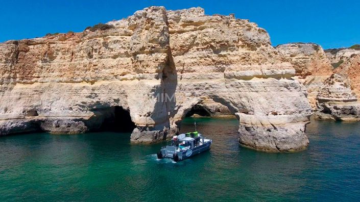 Image No.10-3 Bed Property for sale