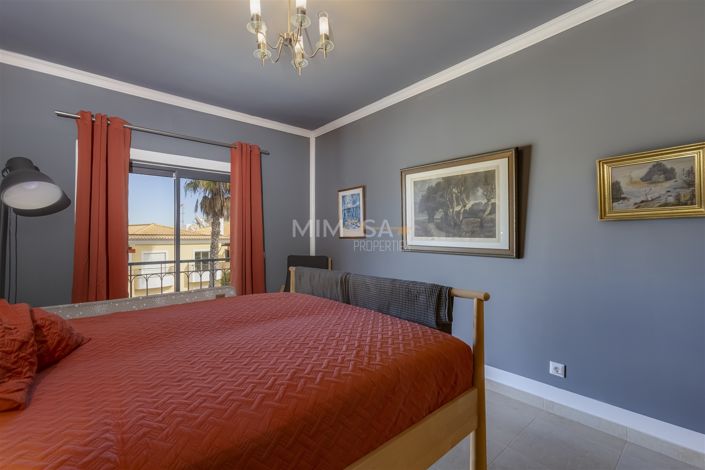 Image No.14-3 Bed Flat for sale