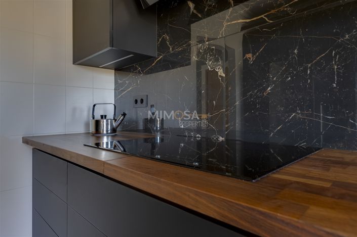 Image No.21-3 Bed Flat for sale