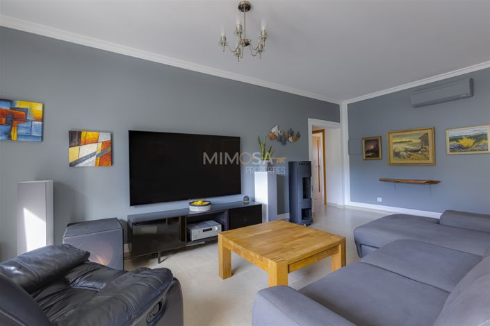 Image No.9-3 Bed Flat for sale