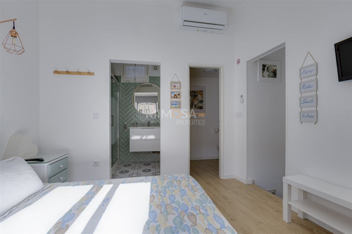 Image No.12-1 Bed Property for sale