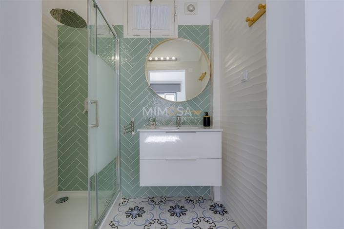 Image No.14-1 Bed Property for sale