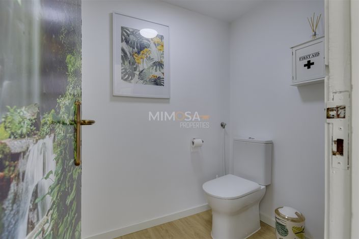 Image No.15-1 Bed Property for sale